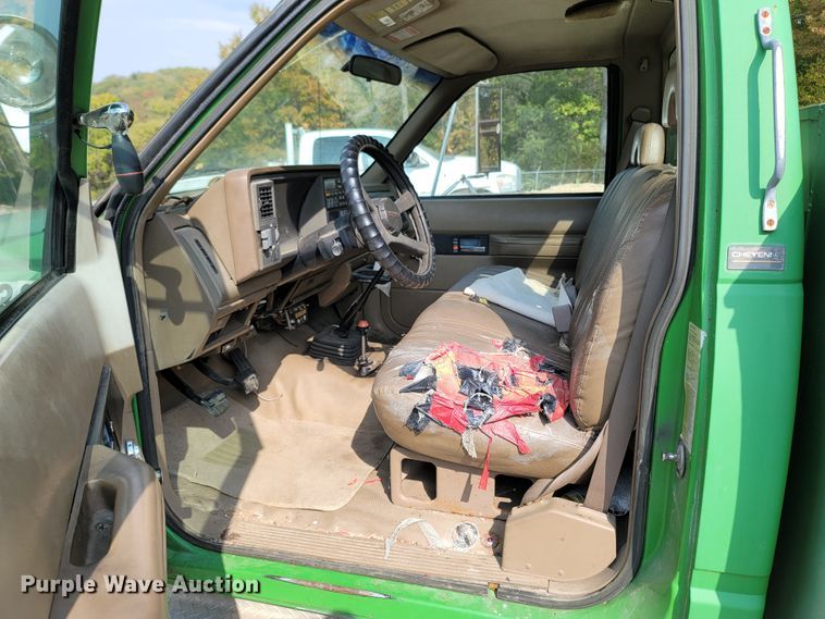 image for item LN9654 1994 Chevrolet 3500HD  bucket truck