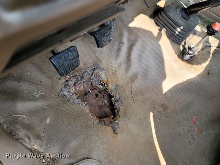 image for item LN9654 1994 Chevrolet 3500HD  bucket truck