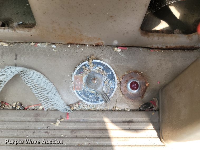 image for item LN9654 1994 Chevrolet 3500HD  bucket truck