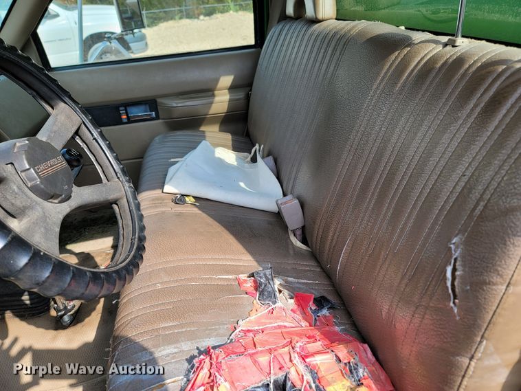 image for item LN9654 1994 Chevrolet 3500HD  bucket truck