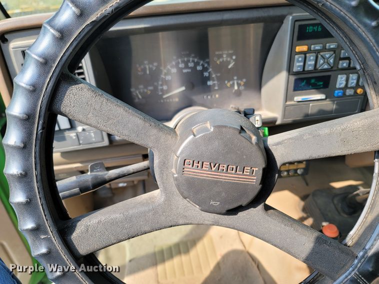 image for item LN9654 1994 Chevrolet 3500HD  bucket truck