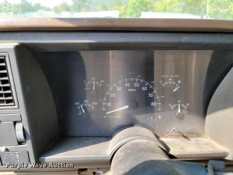 image for item LN9654 1994 Chevrolet 3500HD  bucket truck