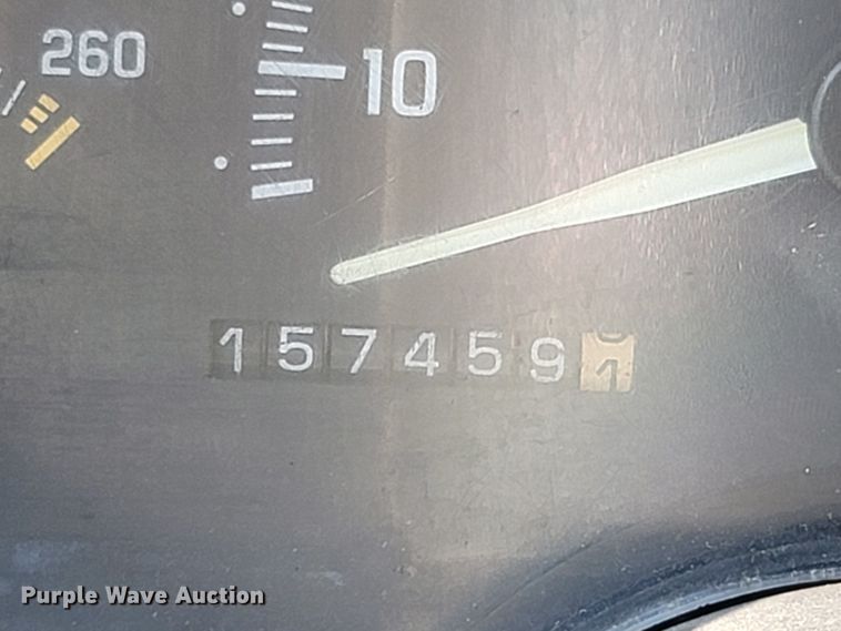 image for item LN9654 1994 Chevrolet 3500HD  bucket truck