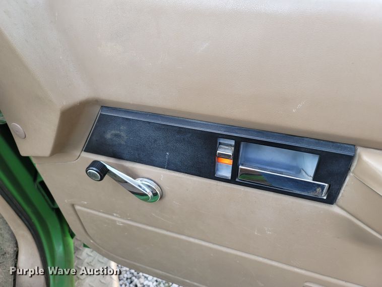 image for item LN9654 1994 Chevrolet 3500HD  bucket truck