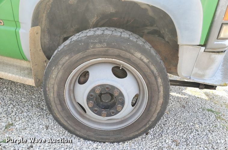 image for item LN9654 1994 Chevrolet 3500HD  bucket truck