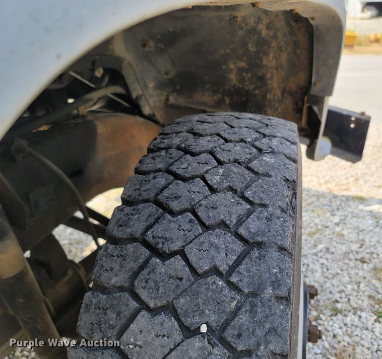 image for item LN9654 1994 Chevrolet 3500HD  bucket truck