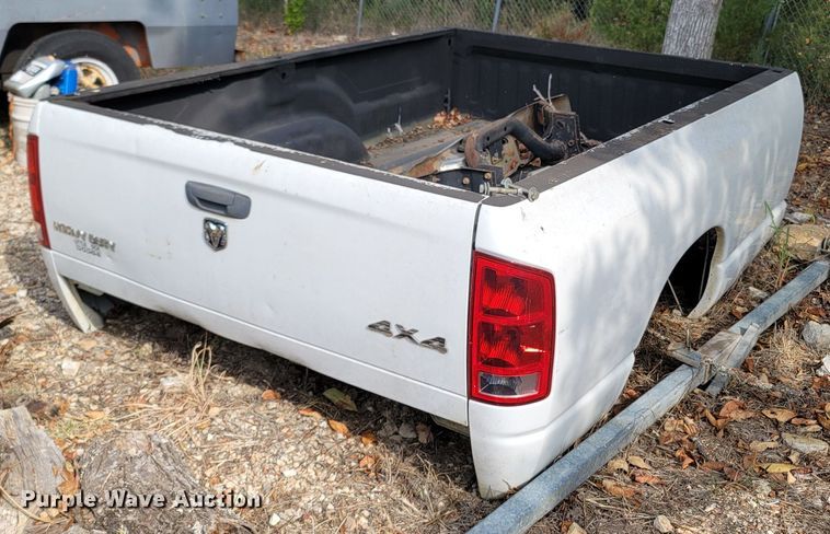 image for item LN9655 Dodge Ram 2500  pickup bed