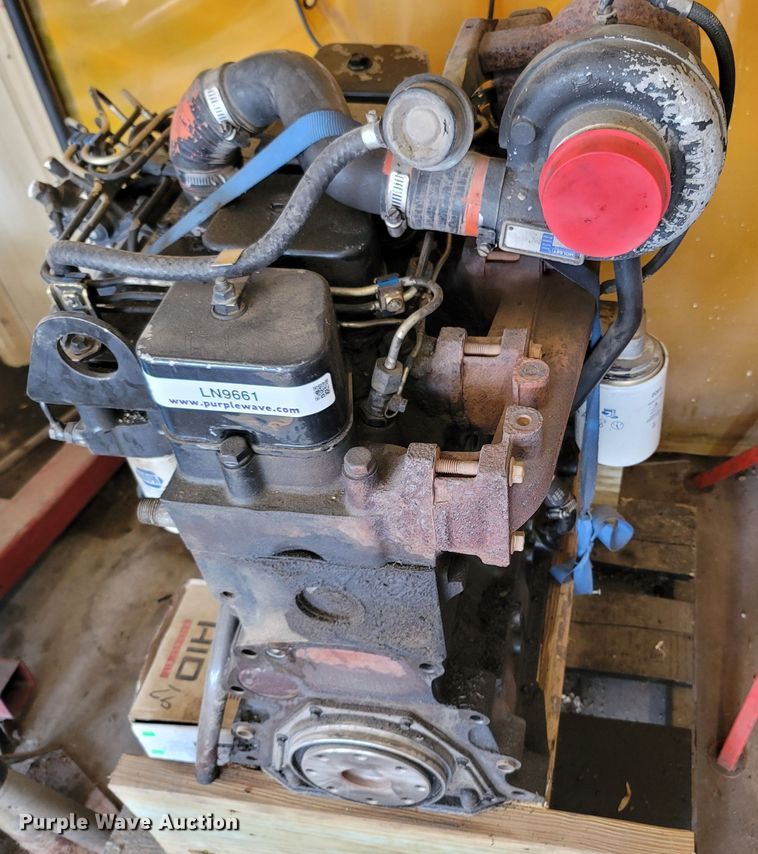 image for item LN9661 Case 4T-390  engine