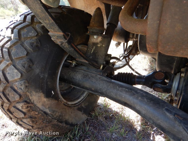 image for item LU9650 2004 Kawasaki Mule 3010 KAF620E  utility vehicle