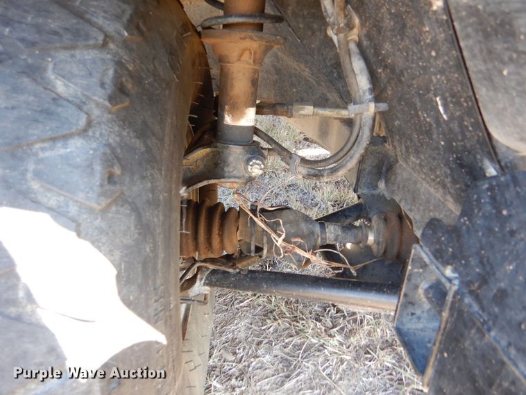 image for item LU9650 2004 Kawasaki Mule 3010 KAF620E  utility vehicle