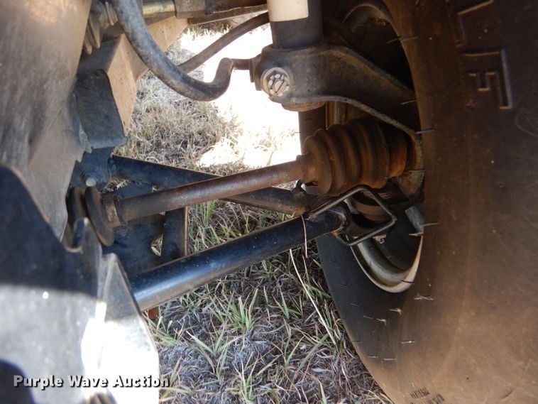 image for item LU9650 2004 Kawasaki Mule 3010 KAF620E  utility vehicle