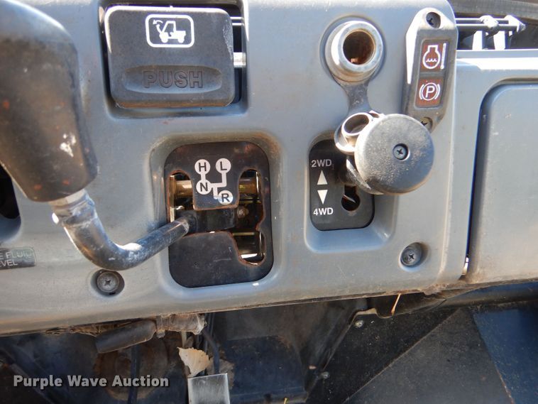 image for item LU9650 2004 Kawasaki Mule 3010 KAF620E  utility vehicle