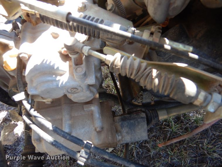 image for item LU9650 2004 Kawasaki Mule 3010 KAF620E  utility vehicle