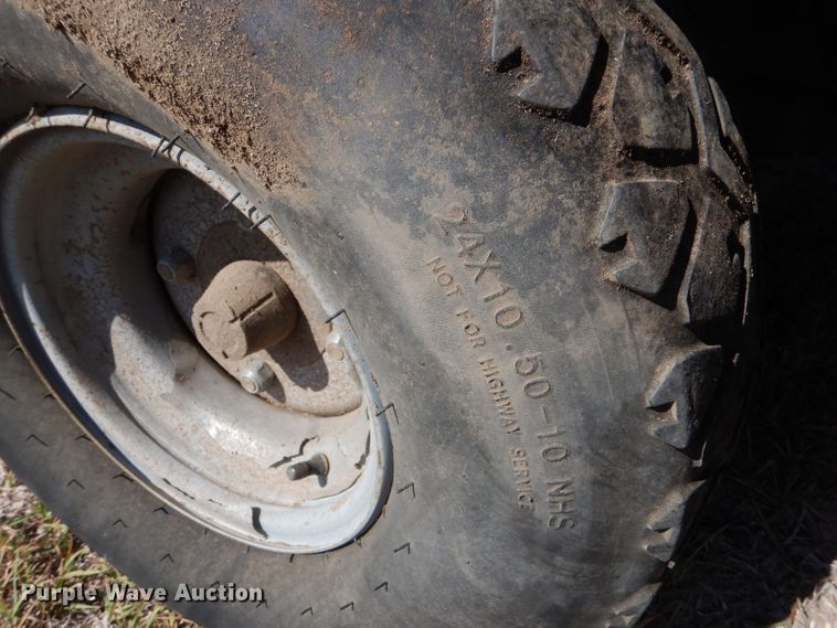 image for item LU9650 2004 Kawasaki Mule 3010 KAF620E  utility vehicle