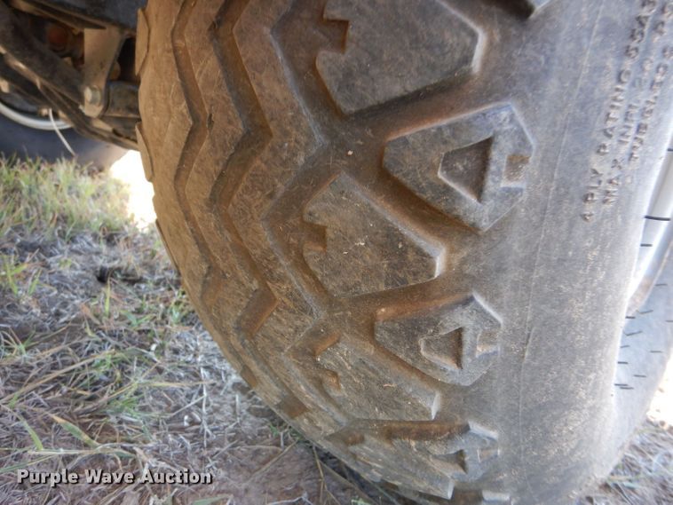 image for item LU9650 2004 Kawasaki Mule 3010 KAF620E  utility vehicle