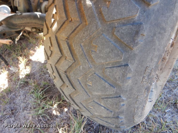 image for item LU9650 2004 Kawasaki Mule 3010 KAF620E  utility vehicle