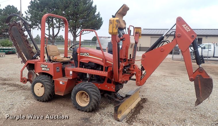 image for item MA9695 2006 Ditch Witch RT40  trencher