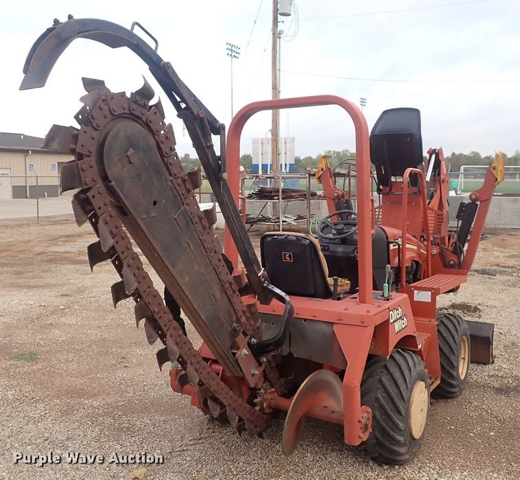 image for item MA9695 2006 Ditch Witch RT40  trencher