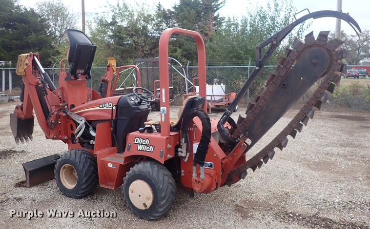 image for item MA9695 2006 Ditch Witch RT40  trencher