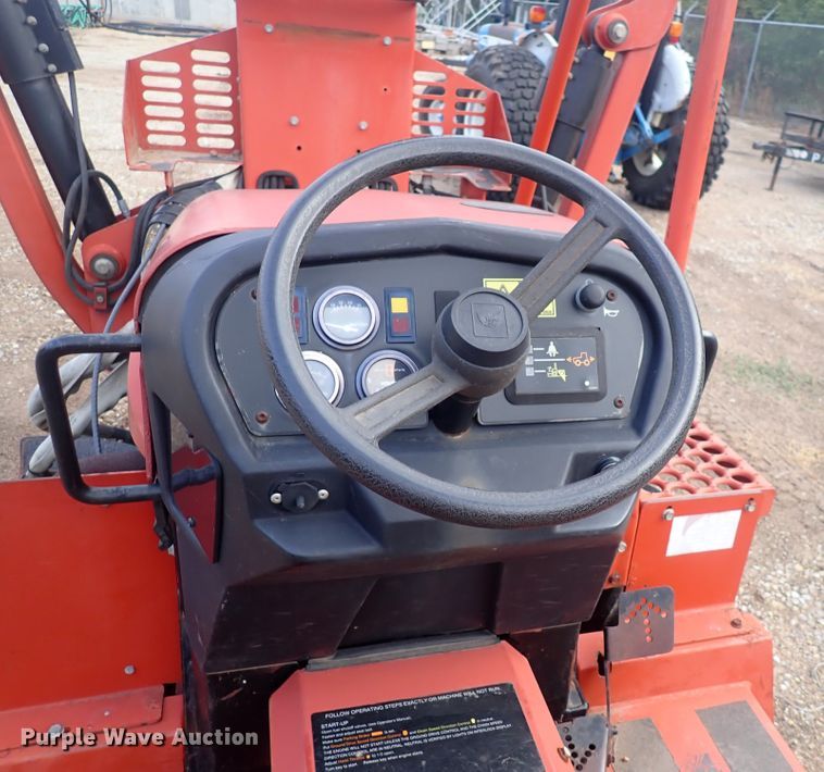 image for item MA9695 2006 Ditch Witch RT40  trencher