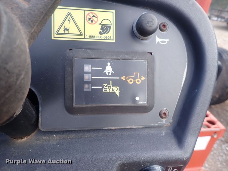 image for item MA9695 2006 Ditch Witch RT40  trencher