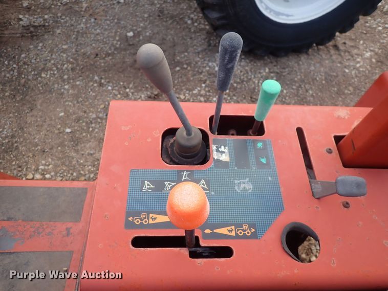 image for item MA9695 2006 Ditch Witch RT40  trencher