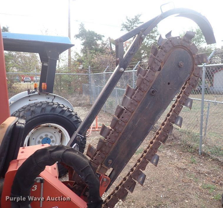 image for item MA9695 2006 Ditch Witch RT40  trencher