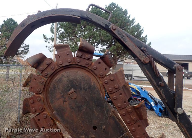 image for item MA9695 2006 Ditch Witch RT40  trencher