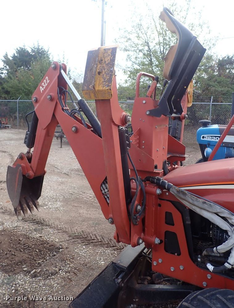 image for item MA9695 2006 Ditch Witch RT40  trencher