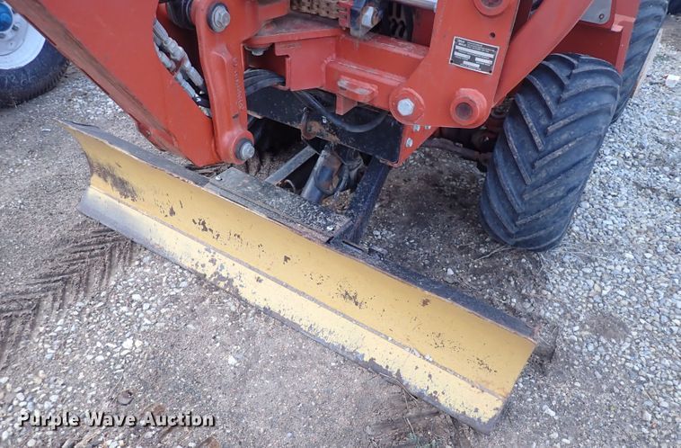 image for item MA9695 2006 Ditch Witch RT40  trencher