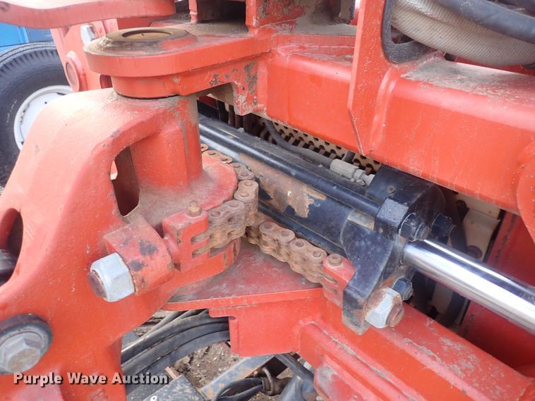 image for item MA9695 2006 Ditch Witch RT40  trencher