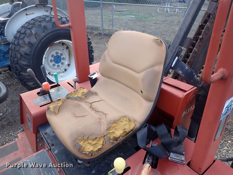 image for item MA9695 2006 Ditch Witch RT40  trencher