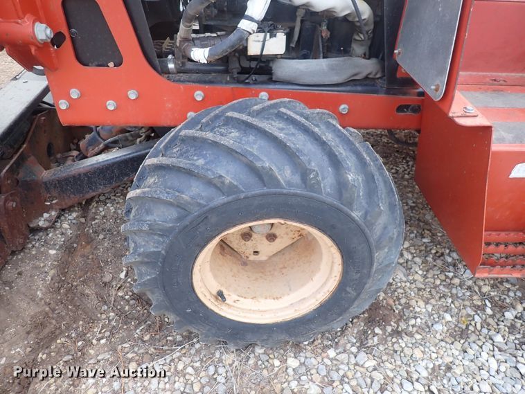 image for item MA9695 2006 Ditch Witch RT40  trencher