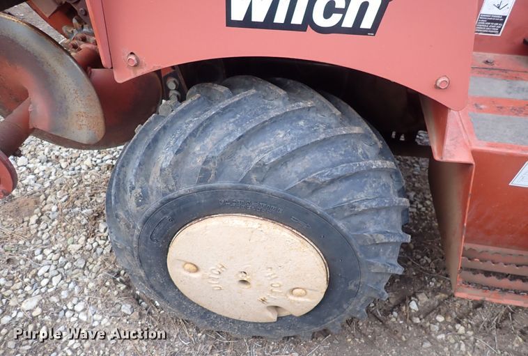 image for item MA9695 2006 Ditch Witch RT40  trencher