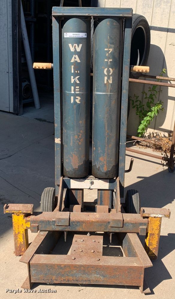 image for item MH9825 Walker  bumper jack