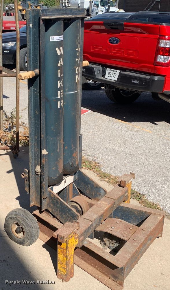 image for item MH9825 Walker  bumper jack