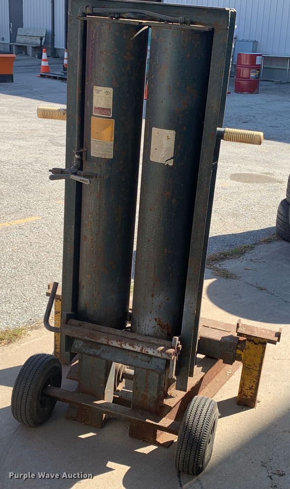 image for item MH9825 Walker  bumper jack