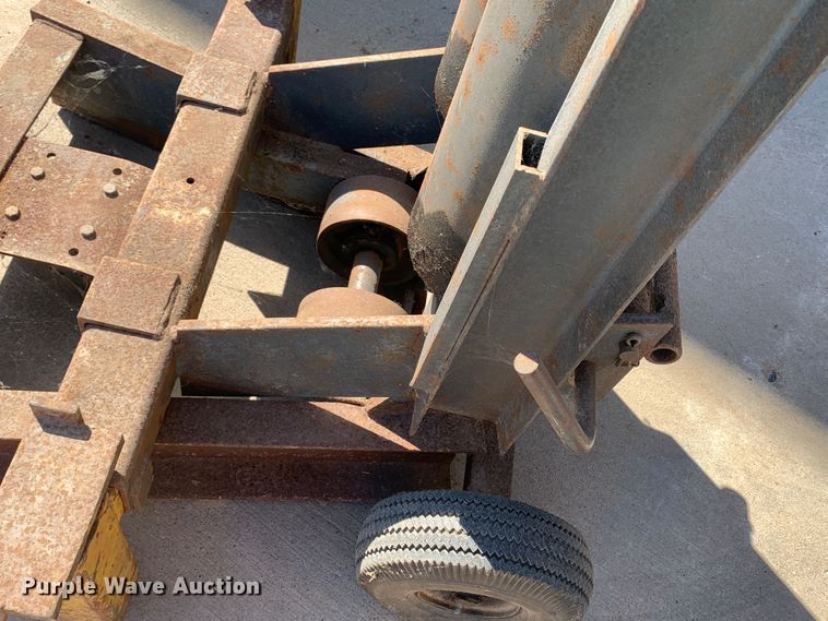 image for item MH9825 Walker  bumper jack