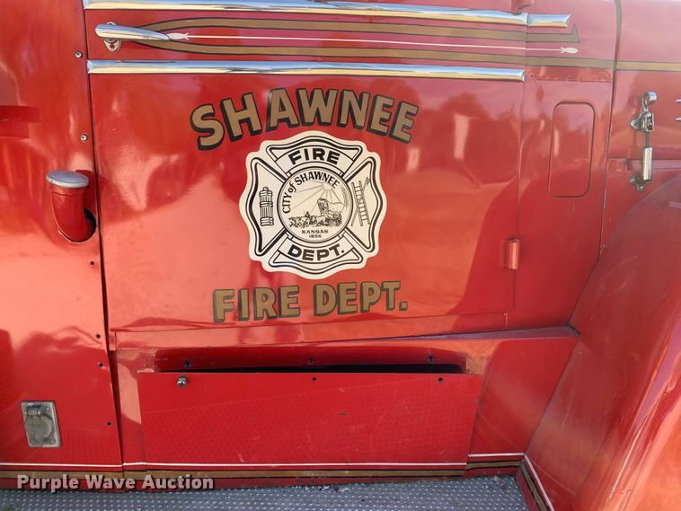 image for item MH9827 1955 Howe Defender HR-73  pumper fire truck