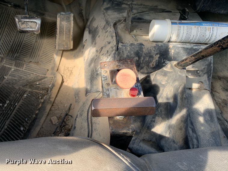 image for item MH9837 1996 GMC TopKick C6500  dump flatbed truck