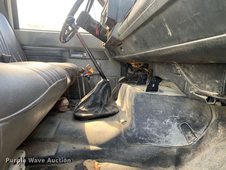 image for item MH9837 1996 GMC TopKick C6500  dump flatbed truck