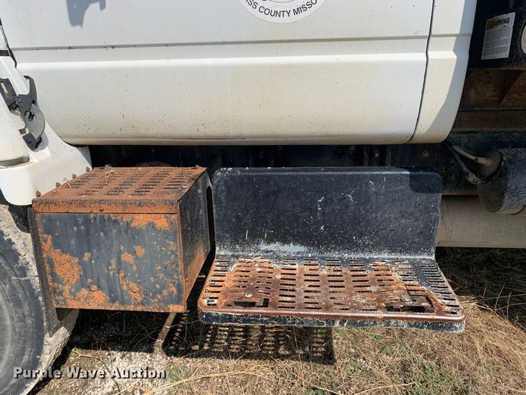 image for item MH9837 1996 GMC TopKick C6500  dump flatbed truck