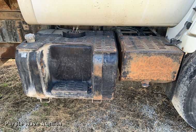 image for item MH9837 1996 GMC TopKick C6500  dump flatbed truck