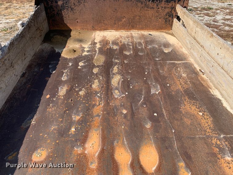 image for item MH9837 1996 GMC TopKick C6500  dump flatbed truck