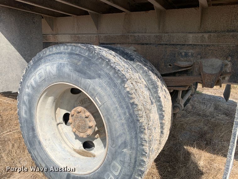 image for item MH9837 1996 GMC TopKick C6500  dump flatbed truck