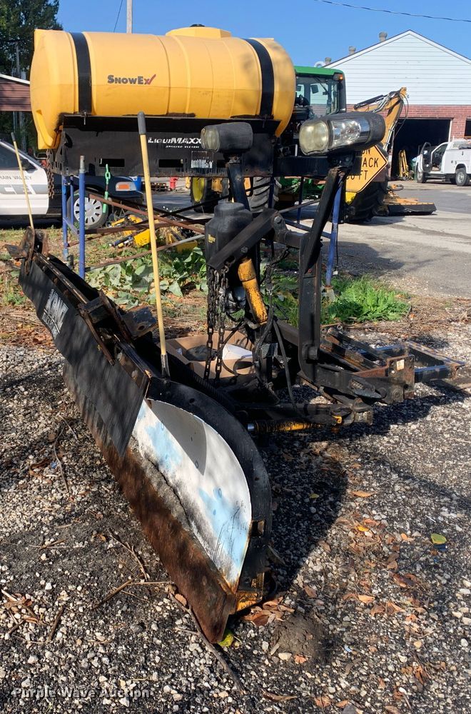 image for item MH9838 2016 Meyers LP-8  snow plow