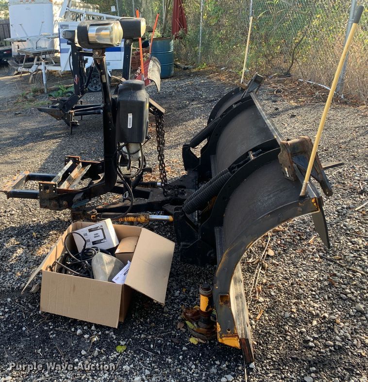 image for item MH9838 2016 Meyers LP-8  snow plow