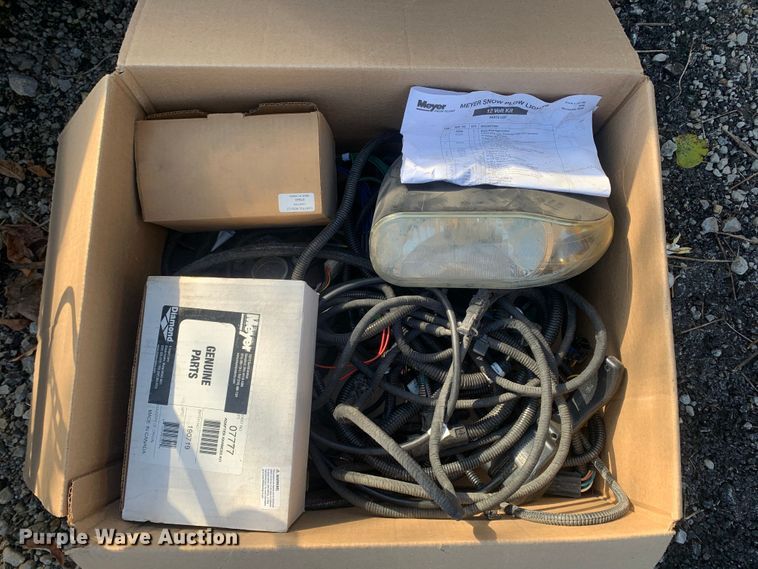 image for item MH9838 2016 Meyers LP-8  snow plow