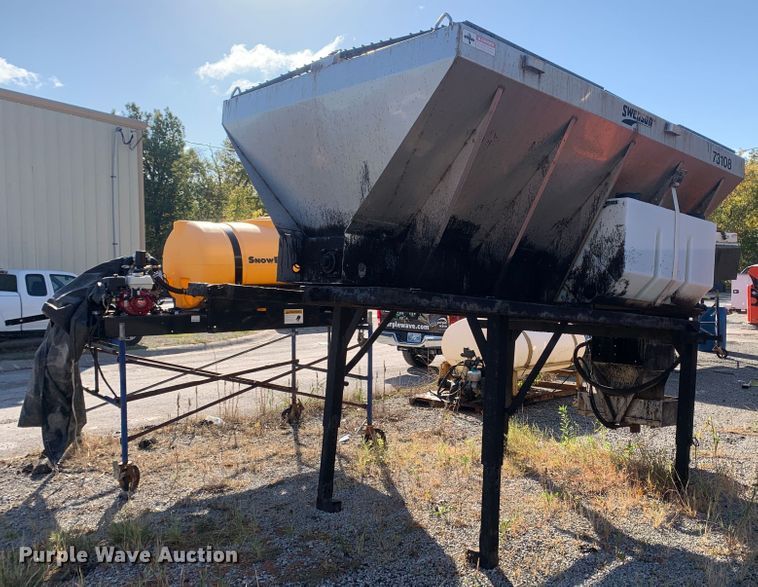 image for item MH9839 2013 Swenson EV-100 10-84-48  spreader