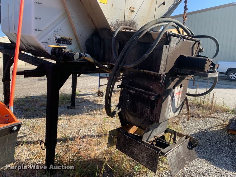 image for item MH9839 2013 Swenson EV-100 10-84-48  spreader